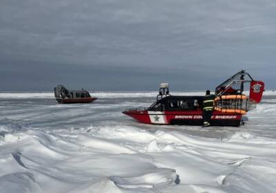 В США спасли десятки людей со льдины, которая откололась от берега - enovosty.com - США - штат Висконсин
