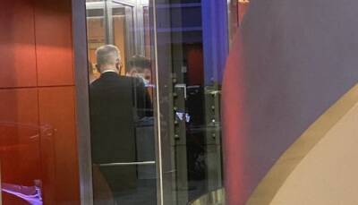 Майкл Гоув - Британский министр застряв в лифте опоздал на интервью - goodnews.ua - Англия
