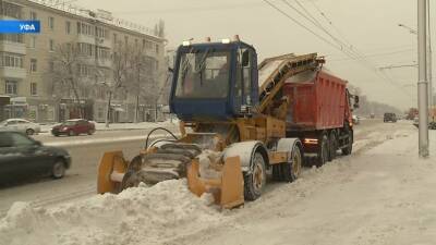 Коммунальщики Башкирии в усиленном режиме очищают улицы от снега - bash.news - Башкирия - Уфа