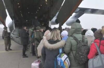 Самолетами Минобороны из Казахстана в Россию эвакуировано около 1700 человек - eadaily.com - Россия - Казахстан - Алма-Ата - Актау - Жанаозен