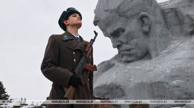РЕПОРТАЖ: Без выходных и праздников: почти 50 лет школьники несут Вахту Памяти в Брестской крепости - belta.by - Белоруссия