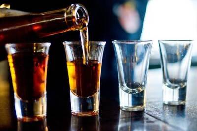 В России ежедневно погибают от поддельного алкоголя 2-3 человека - argumenti.ru - Россия