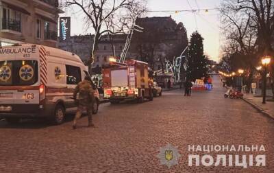В центре Одессы "минировали" новогоднюю елку - korrespondent.net - Украина - Киев - Львов - Одесса - Одесса - Черкассы