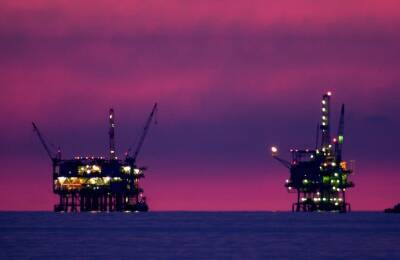 Цены на нефть самые высокие за два месяца из-за низких запасов в США - epravda.com.ua - США - state Texas - Украина - Киев - Казахстан - Ливия
