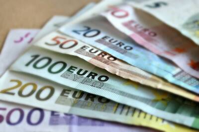 Курс евро на Мосбирже поднялся выше 87 рублей, доллар тоже растет - neva.today - Санкт-Петербург