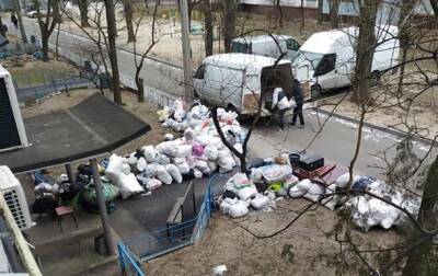 В Днепре люди жалуются на больную собирательством соседку - korrespondent.net - Украина - Полтава - Днепр
