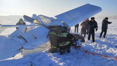 В Алтайском крае два человека пострадали при крушении легкомоторного самолета - iz.ru - Россия - Израиль - Франция - Алтайский край - Бийск