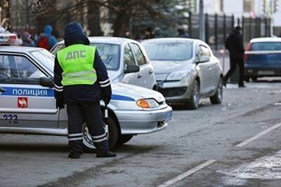 В Забайкалье сотрудник ГИБДД поскользнулся и случайно застрелил убегавшего водителя - znak.com - Россия - Забайкальский край