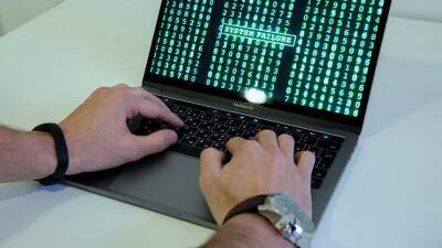 Владимир Макаров - IT-специалист назвал ложью сокрытие РФ своих хакеров - iz.ru - Россия - США - Израиль