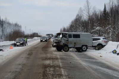 Попавший в ДТП под Ухтой водитель госпитализирован - bnkomi.ru - респ. Коми