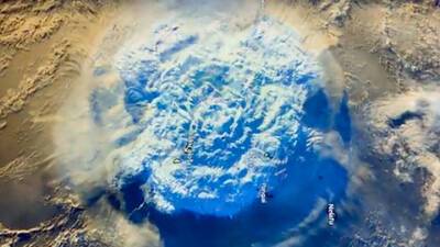 Извержение подводного вулкана: цунами может дойти до Курил - vesti.ru - Австралия - Япония - Фиджи - Тонга
