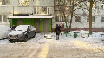 Двор дома на улице Бородина утопает в снегу - penzainform.ru