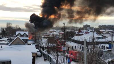 Взрыв цистерны с бензином в Новосибирске, авария с пассажирским автобусом и сугроб-убийца: итоги выходных на Сиб.фм - sib.fm - Россия - Новосибирск - Новосибирская обл. - Бердск - район Советский, Новосибирск - район Октябрьский, Новосибирск