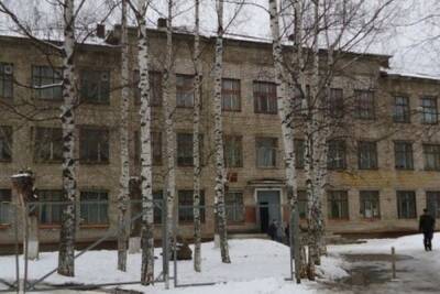 Ветхое здание школы № 61 в Ижевске снесут, а учеников распределят по другим школам - izhevsk.mk.ru - Ижевск