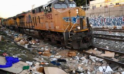 «Черный дикий Запад»: в Америке банды бездомных безнаказанно грабят поезда - eadaily.com - Лос-Анджелес - Лос-Анджелес