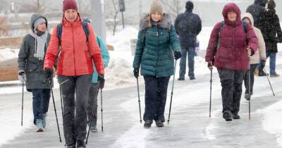 Андрей Фролов - Альпинисты дали советы, как не сломать ноги на обледеневших улицах - ren.tv - Санкт-Петербург - Санкт-Петербург