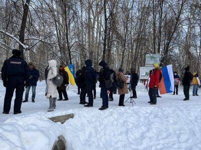 В Екатеринбурге разогнан ранее согласованный пикет "За мир и дружбу народов" - kasparov.ru - Екатеринбург - Свердловская обл.