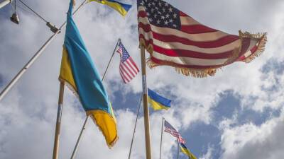 Дмитрий Песков - Викторий Нуланд - В Кремле усомнились в необходимости обсуждать с США отношения с Украиной - russian.rt.com - Россия - США - Украина