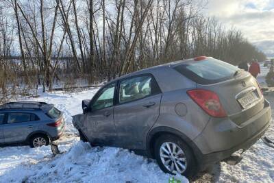 Полиция обнародовала фото с места крупного ДТП с пострадавшими детьми - mk-pskov.ru - Россия - Санкт-Петербург - Псковская обл. - Псков