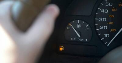 Сколько топлива остаётся в баке автомобиля, когда загорается лампочка на панели - goodnews.ua