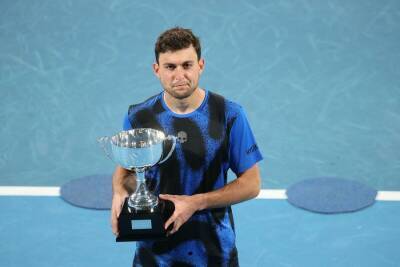 Карен Хачанов - Аслан Карацев - Australian Open - Карацев в тяжелейшем матче пробился во второй круг Australian Open - sport.ru - Россия - США - Австралия - Испания