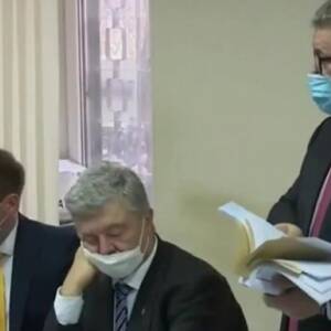 Петро Порошенко - Порошенко - Порошенко уснул на заседании суда. Видео - reporter-ua.com - Украина - Киев