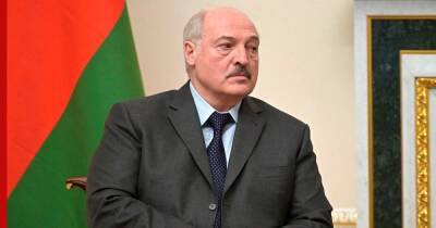 Александр Лукашенко - Лукашенко предложил способ предотвратить украинский сценарий в Белоруссии - profile.ru - Украина - Казахстан - Белоруссия - Минск - Конституция
