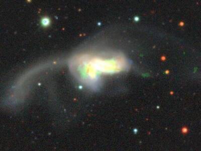 Активные ядра галактик подсвечивают облака межзвездного газа на расстоянии в сотни световых лет - polit.ru