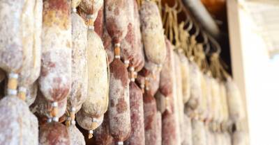 В Беларуси вступило в силу продуктовое эмбарго против "недружественных стран" - rus.delfi.lv - Норвегия - США - Англия - Швейцария - Белоруссия - Канада - Минск - Македония - Латвия - Черногория - Исландия - Албания