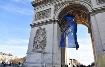 Марин Ле-Пен - Эрик Земмур - Валери Пекресс - С Триумфальной арки в Париже срочно сняли флаг Евросоюза - eadaily.com - Франция - Париж