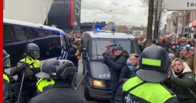 В Амстердаме демонстрация против локдауна обернулась столкновениями с полицией - profile.ru - Голландия - Амстердам