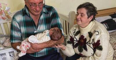 Роман Сасанчин - Роман Сасанчин познакомил новорожденную дочь с бабушкой и дедушкой: Это был чрезвычайно теплый момент - kp.ua - Украина