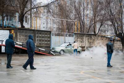 «Рвут моторы в час ночи»: в Астрахани стоянка у гипермаркета «Лента» превратилась в автодром - ast.mk.ru - Астрахань