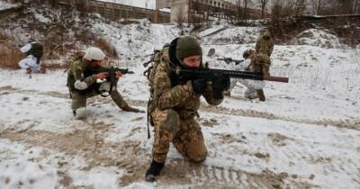 Кабмин разрешил бойцам территориальной обороны применять охотничье оружие - focus.ua - Украина