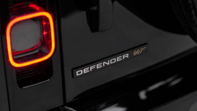 EXCLUSIVE! Лимитированная серия Defender V8 Bond Edition в наличии в «АВИЛОН» Легенда! - usedcars.ru - Москва