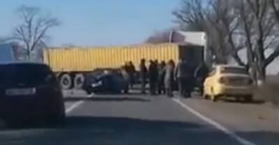 Трасса Одесса-Рени перекрыта, есть пострадавшие: видео масштабной аварии - politeka.net - Украина - Одесса