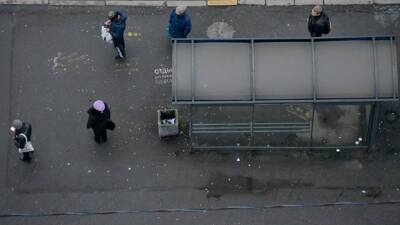 Трое подростков разгромили автобусную остановку и избили кондуктора в подмосковном Чехове - inforeactor.ru