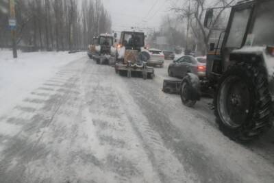 Воронежские комбинаты благоустройства продолжают убирать снег в авральном режиме - vrn.mk.ru - Воронеж