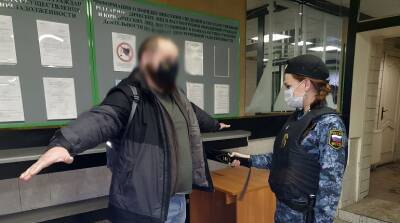 Приставы с судах Петербурга в 2021 году забрали у посетителей почти 400 единиц оружия - neva.today - Санкт-Петербург
