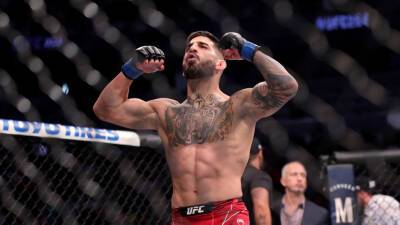 Мовсар Евлоев - Боец UFC Топурия: хочу размазать лицо Евлоева - russian.rt.com - Россия