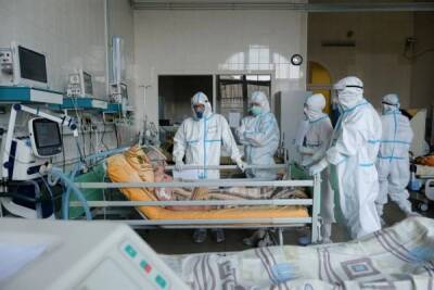Число заразившихся коронавирусом в России за сутки превысило 49,5 тысяч: антирекорд - eadaily.com - Москва - Россия - Санкт-Петербург - Скончался