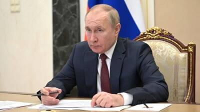 Владимир Путин - Дмитрий Песков - Песков: Путин перешел на комбинированный режим работы из-за «омикрона» - 5-tv.ru - Россия