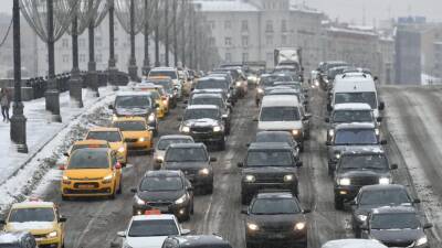 Опрос: 55% российских водителей испытывают стресс на дорогах - russian.rt.com