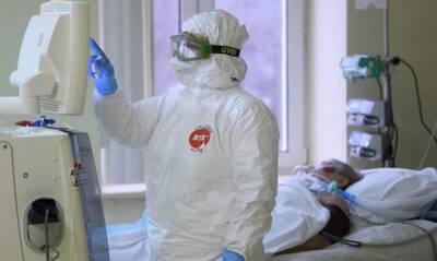 В России стремительно растет число заразившихся коронавирусом - og.ru - Москва - Россия - Санкт-Петербург - Московская обл. - Скончался