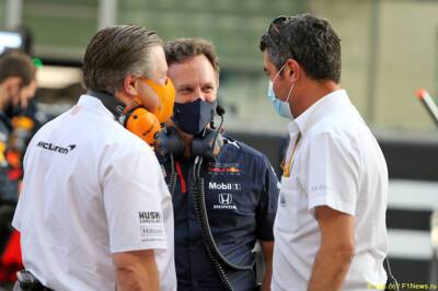 Зак Браун - Браун: Наличие постоянных стюардов решит проблему - f1news.ru - Абу-Даби