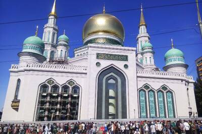Юлия Иванова - Авторам откровенного фото на фоне мечети в Москве предъявлено обвинение - aif.ru - Москва