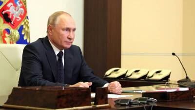 Владимир Путин - Эммануэль Макрон - Bloomberg: умный Владимир Путин имеет ценное преимущество перед НАТО и ЕС - inforeactor.ru - Россия - США - Украина - Вашингтон - Германия - Франция - Япония