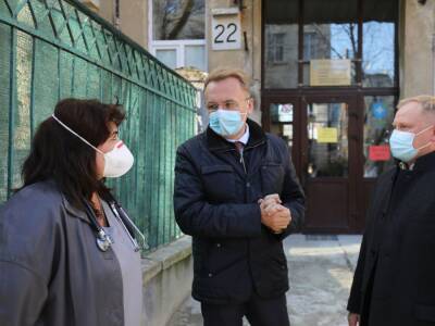 Андрей Садовый - Садовый про COVID-19 во Львове: Сегодня утром 27 тысяч детей не пришли в школу. Больных около 10 тысяч - gordonua.com - Китай - Украина - Львов