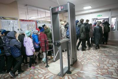 В Тюмени задержали 13-летнего подростка, «минировавшего» школы - znak.com - Россия - Екатеринбург - Саратов - Тюмень - Красноярск - Липецк - Биробиджан