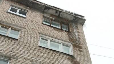 В доме на Ленинградской из-за дырявой крыши затопило квартиры - penzainform.ru